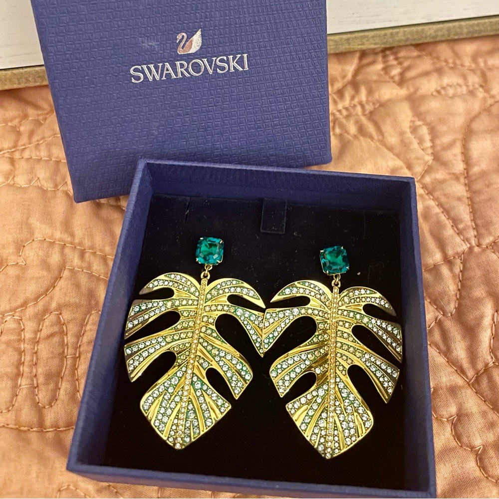 Swarovski Tropical Leaf Pierced Earrings, Green, Gold-tone plated *New w/ Box*